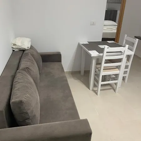 Leko's Apt 106 *