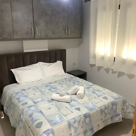 Leko's Apt 106 Himare